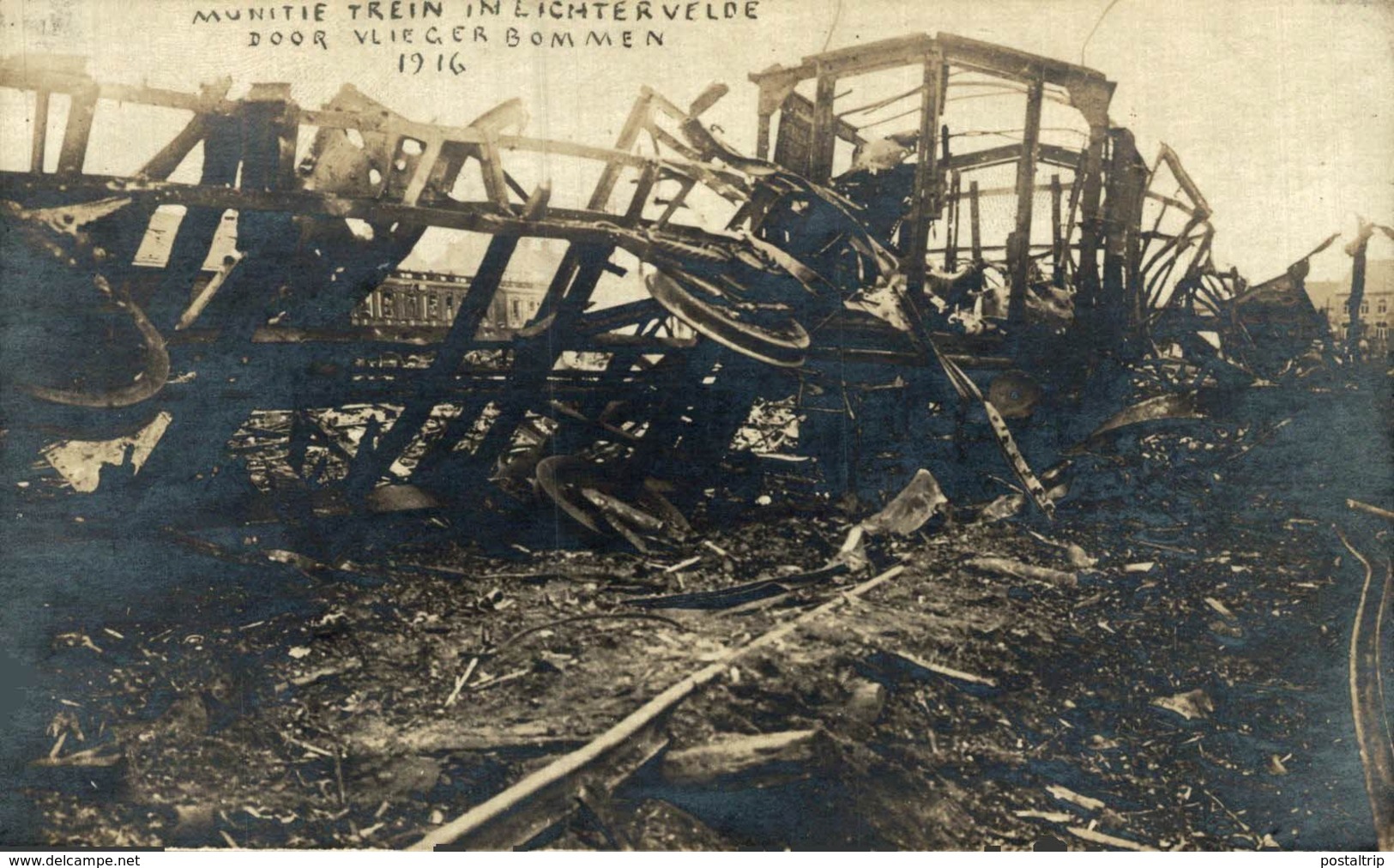 REAL PHOTO POSTCARD    Duitsche Munitietrein Vernield In De Statie Van Lichtervelde Door World War I.  WWI WWICOLLECTION - Lichtervelde