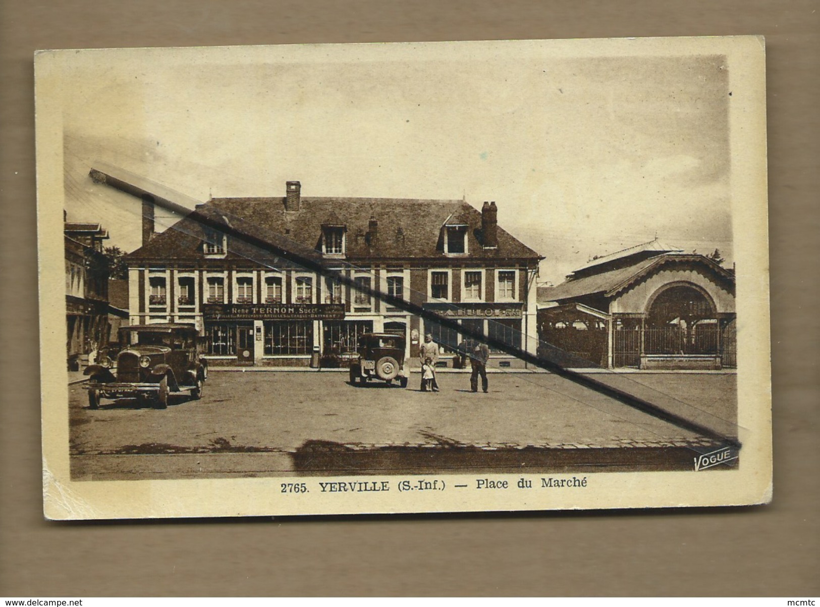 CPA  -  Yerville -(S.-Inf.) - Place Du Marché - Yerville