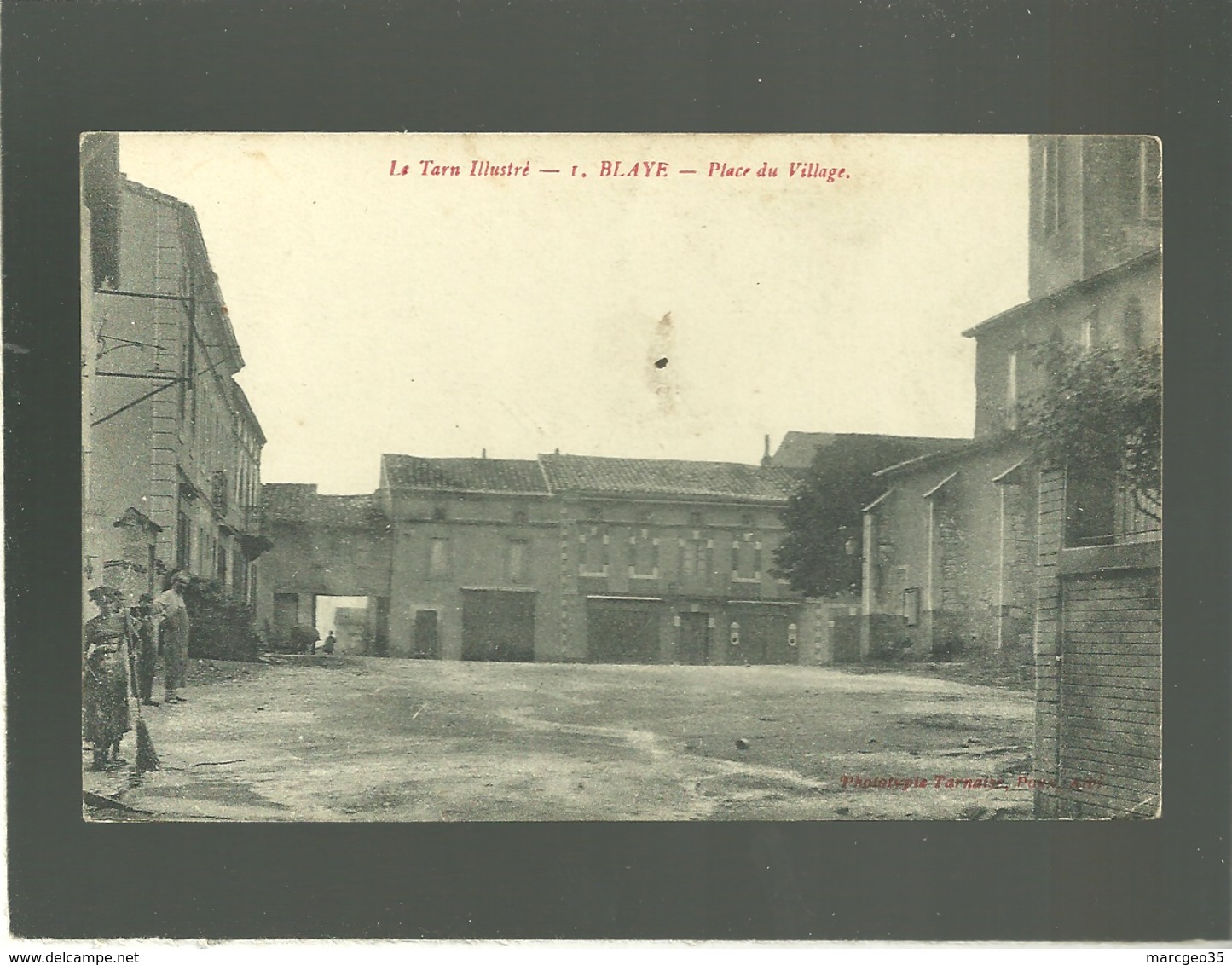 81 Blaye Place Du Village édit. Poux  N° 1 - Blave Les Mines