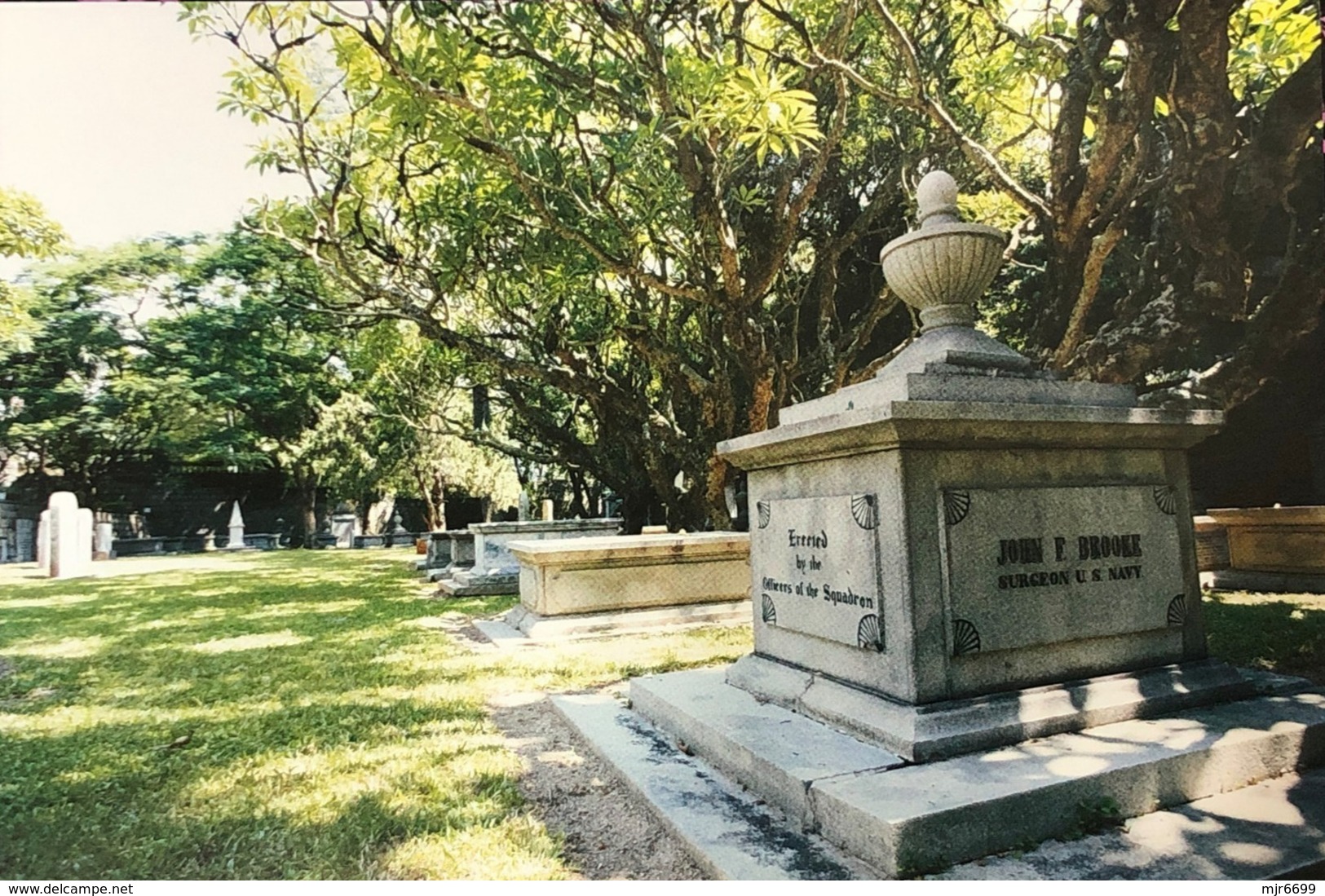 MACAU  PROTESTANT CEMETERY OF THE LAST CENTUARY PPC PRINTED BY CLM. - Macao