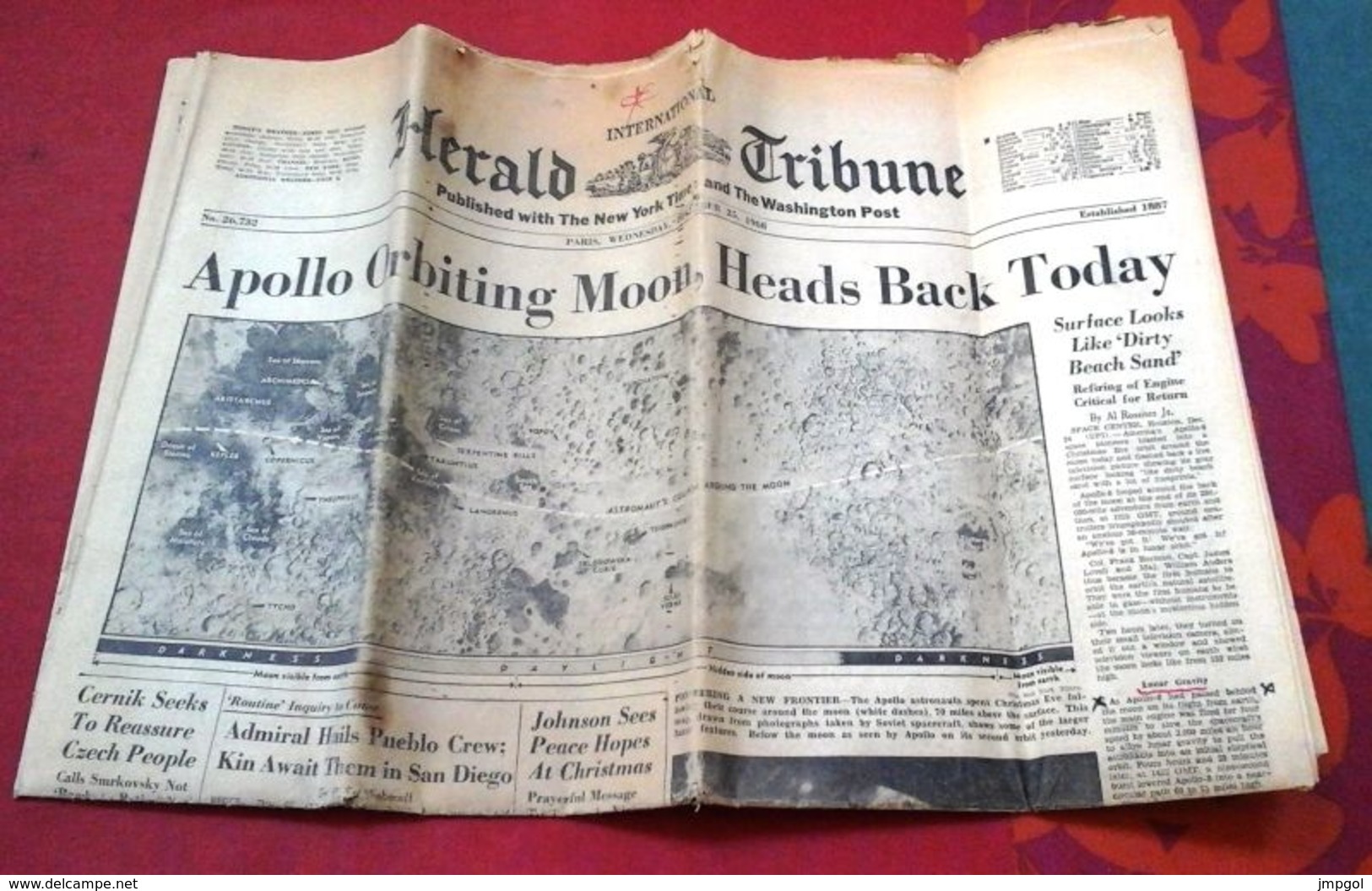 Herald Tribune 25 Décembre 1968 APPOLO 8 En Orbite Autour De La LUNE, Guerre Du Viet Nam - Revues & Journaux