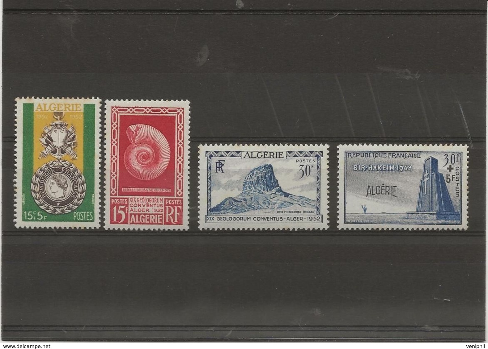 ALGERIE - N° 296 à 299 NEUF LEGERE CHARNIERE -ANNEE 1952 - COTE : 15,50 € - Unused Stamps