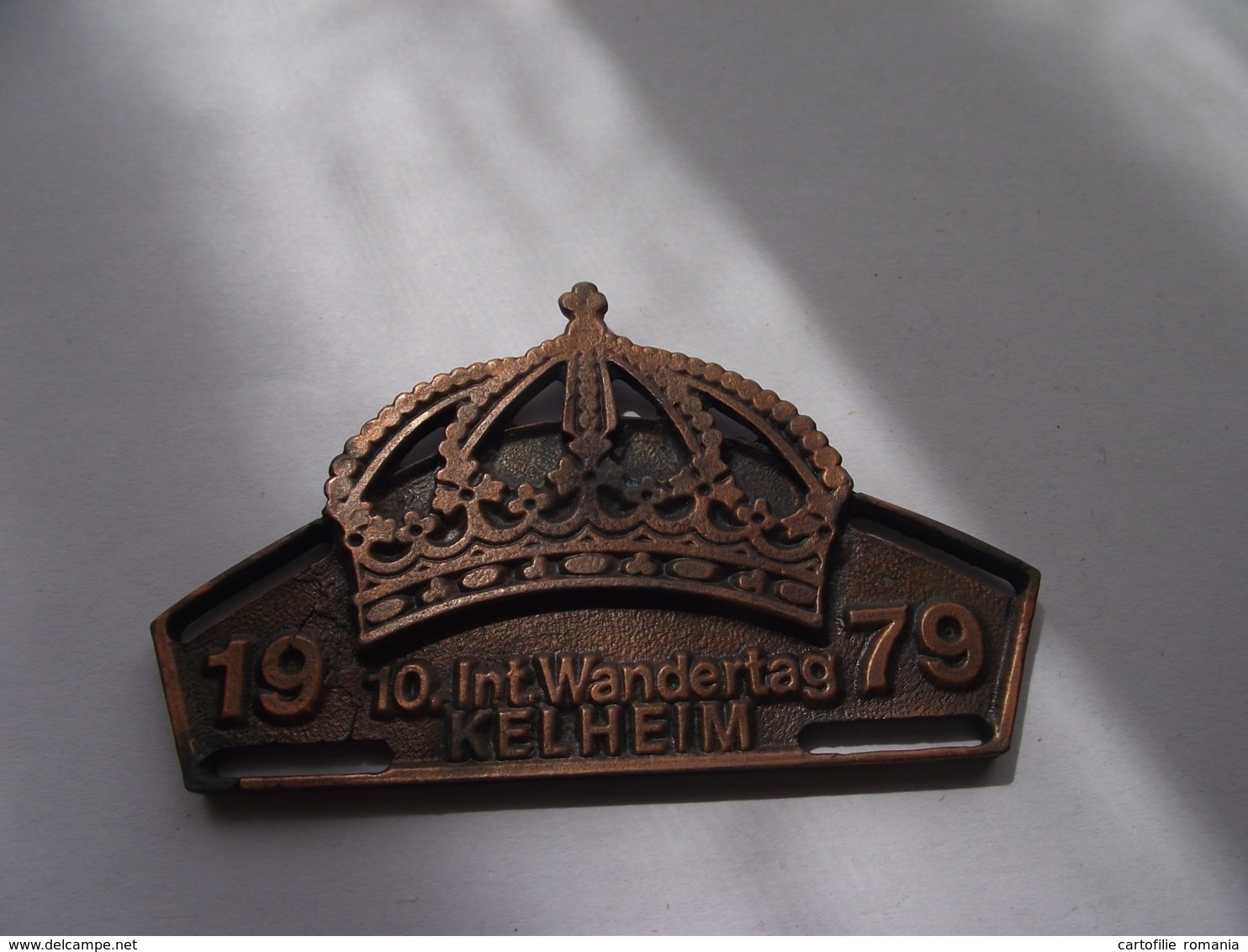 Germany Bavaria Kelheim Crown Royalty 1979 Abzeichen Pin Badge - Monarquía/ Nobleza