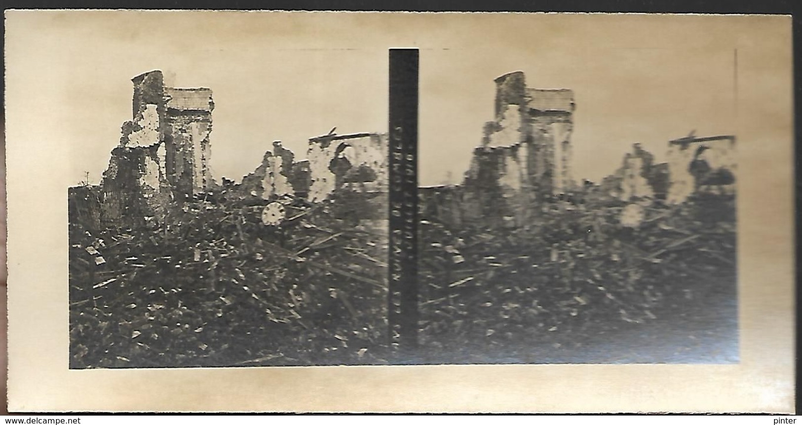 COMBLES - Guerre 1914-18 - Dans Les Ruines De Combles, Juillet 1916 - Combles