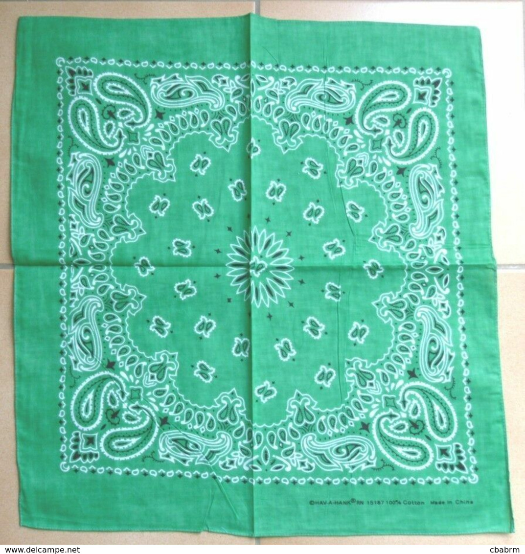 BANDANA / FOULARD VERT 100% COTON - Hoofddoeken En Sjaals