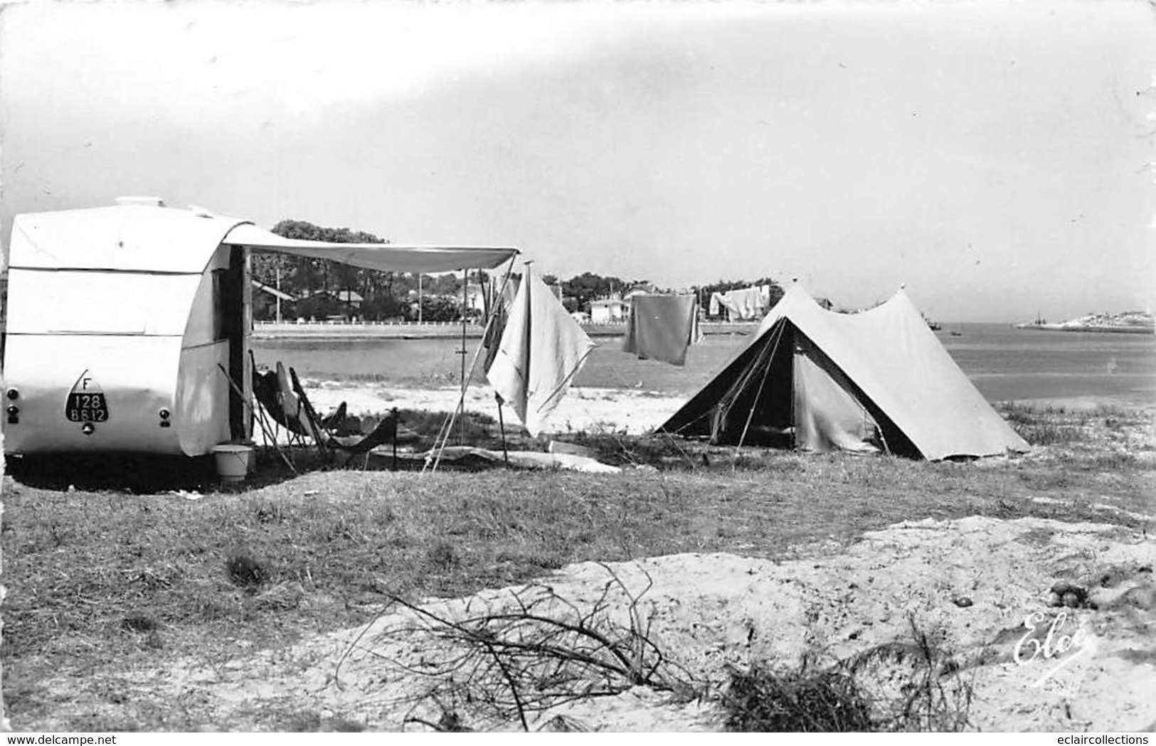 Capbreton       40       Camping  De La Pêcherie . Caravane        (voir Scan) - Capbreton