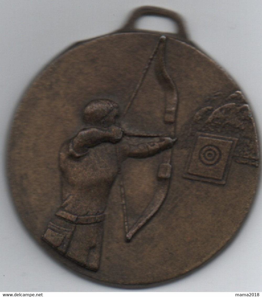 Ancienne Médaille  Métal  Tir à L'arc Sur Cible   Pas De Marque 50 Mm - Bogenschiessen