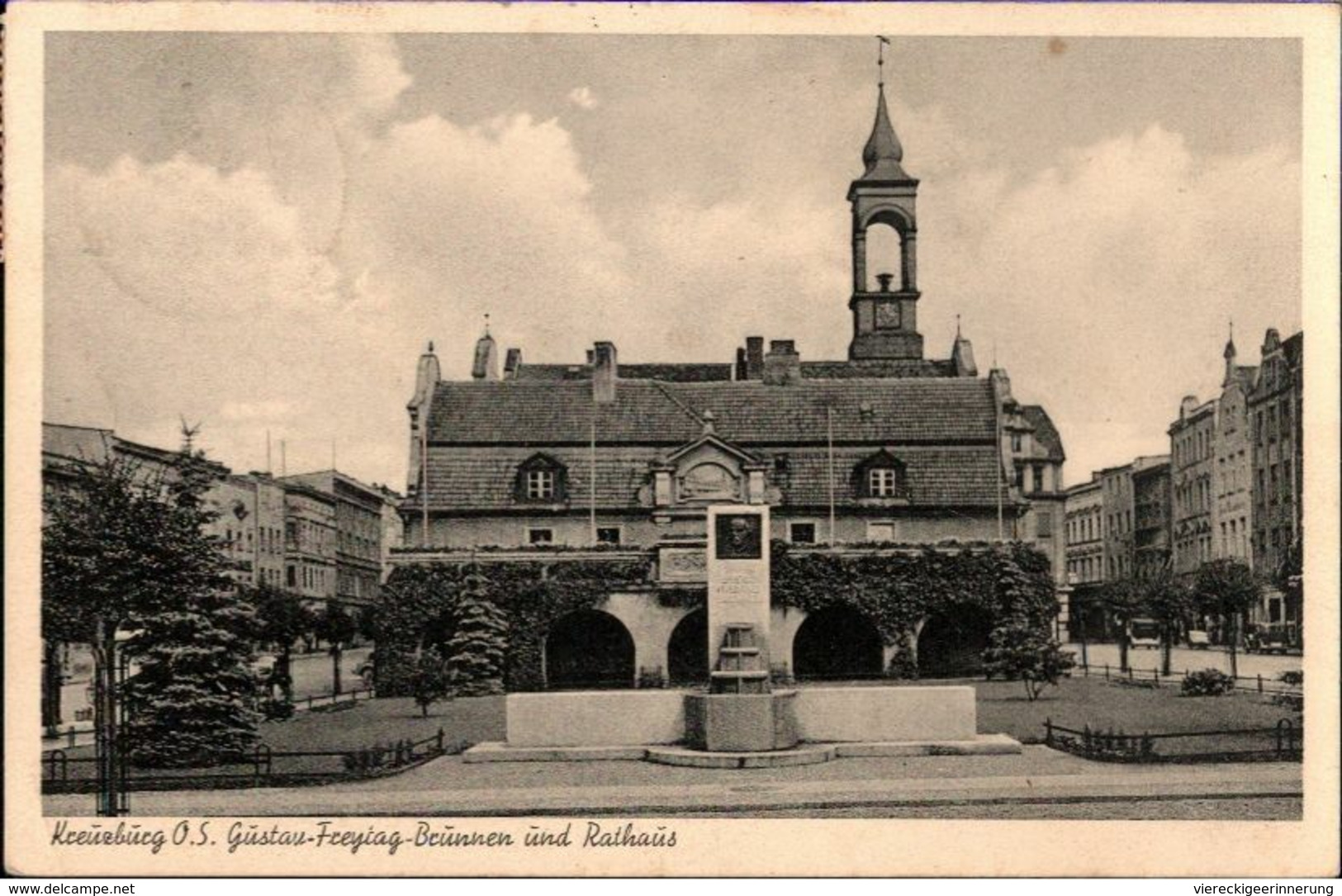 ! Alte Ansichtskarte Aus Kreuzburg In Oberschlesien, 1938, Brunnen, Rathaus - Schlesien