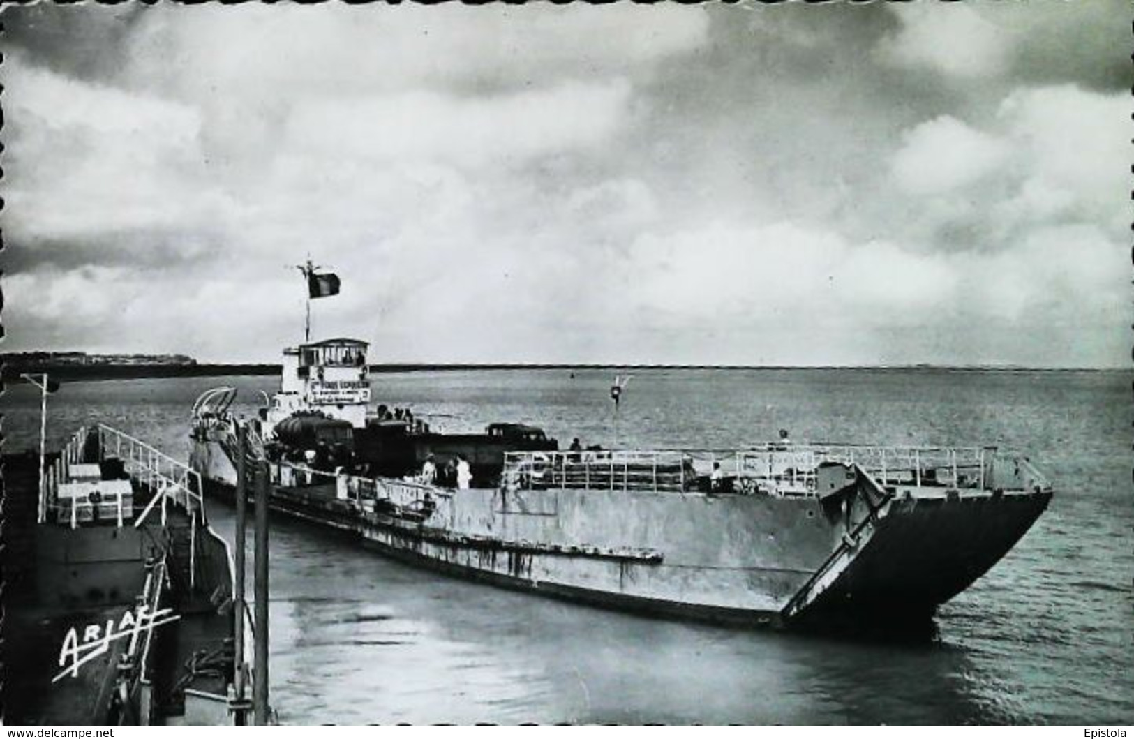 Cpsm ILE D' OLERON De Chapus à Ors - Transport De Camions  Par Bateau  Bac "Député JEAN HAY "  Années 50s - Ile D'Oléron