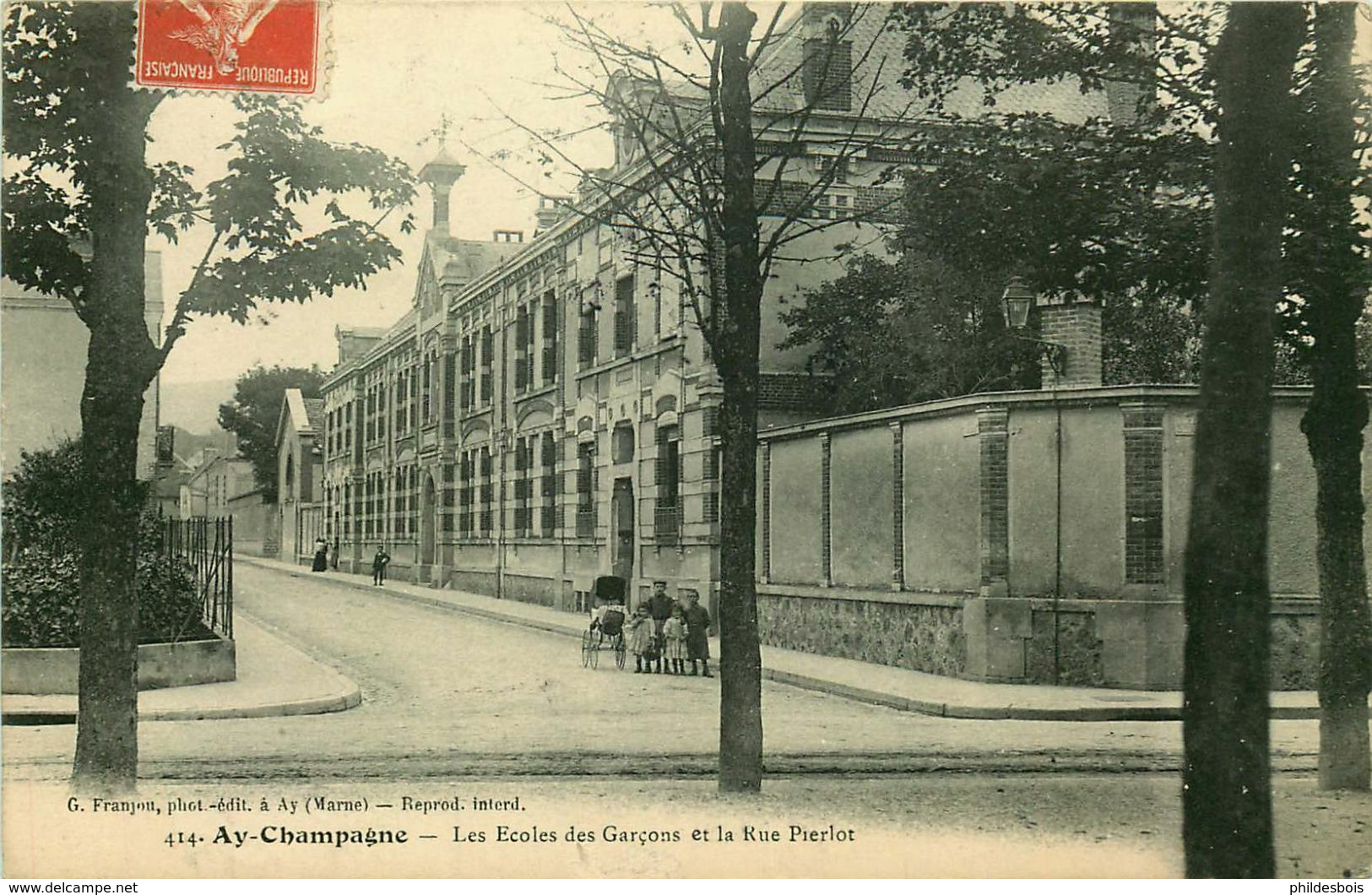 MARNE  AY En CHAMPAGNE   Les écoles Des Garçons Et La Rue Pierlot - Ay En Champagne