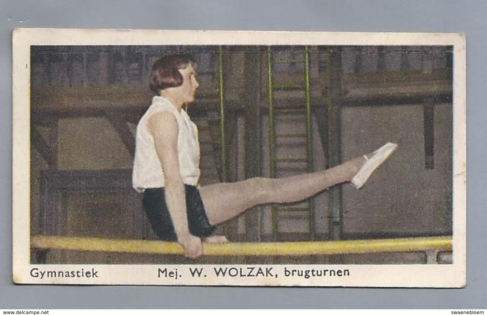 SPORTPLAATJES. GYMNASTIEK. Mej. W. WOLZAK, Brugturnen. - Gymnastiek