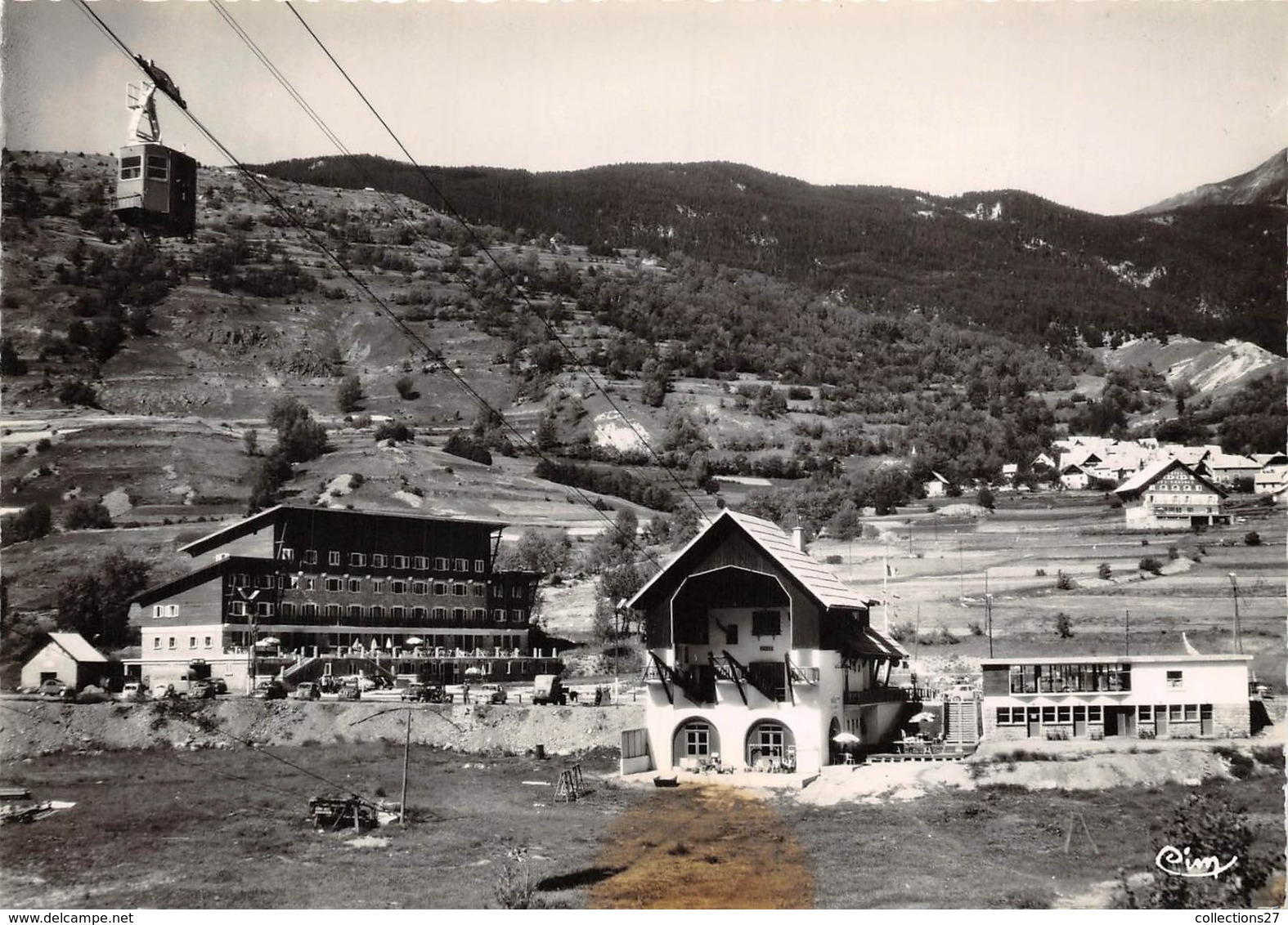 05-CHANTEMERLE-SERRE-CHEVALIER- DEPART DU TELEPHERIQUE ET HÔTEL LES CARINES - Serre Chevalier