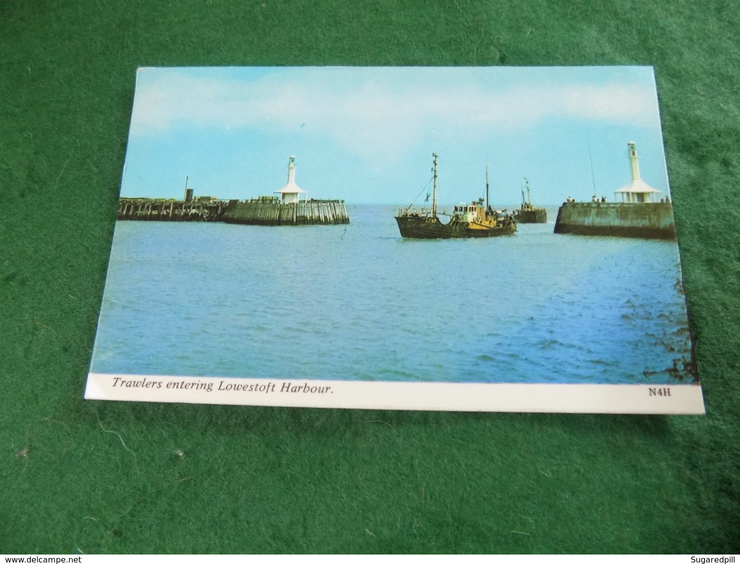 VINTAGE UK ENGLAND SUFFOLK: Lowestoft Trawlers Entering Harbour Tint 1970 Fishing - Lowestoft