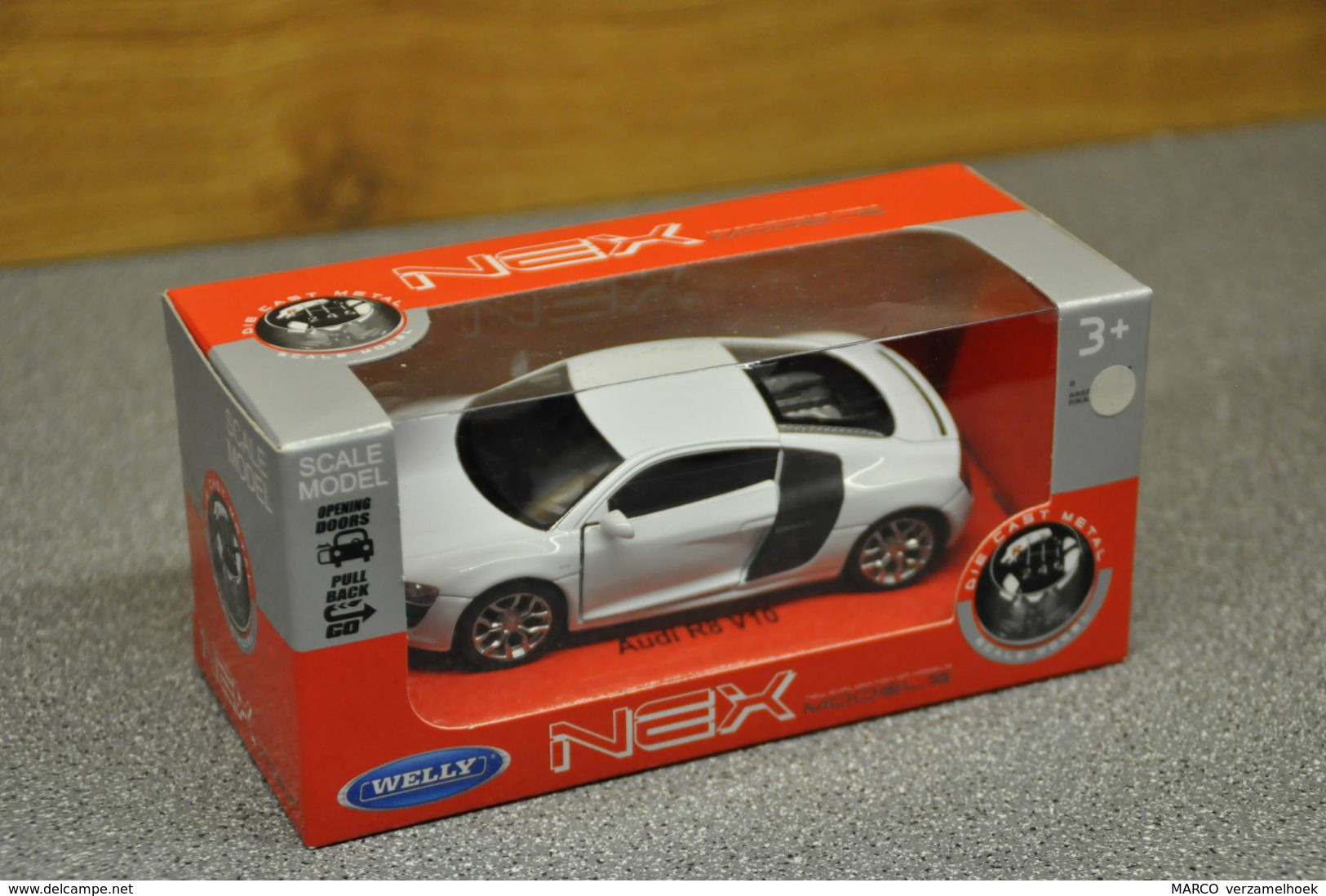 43633 Welly NEX Audi R8 V10 Scale 1:43 - Welly