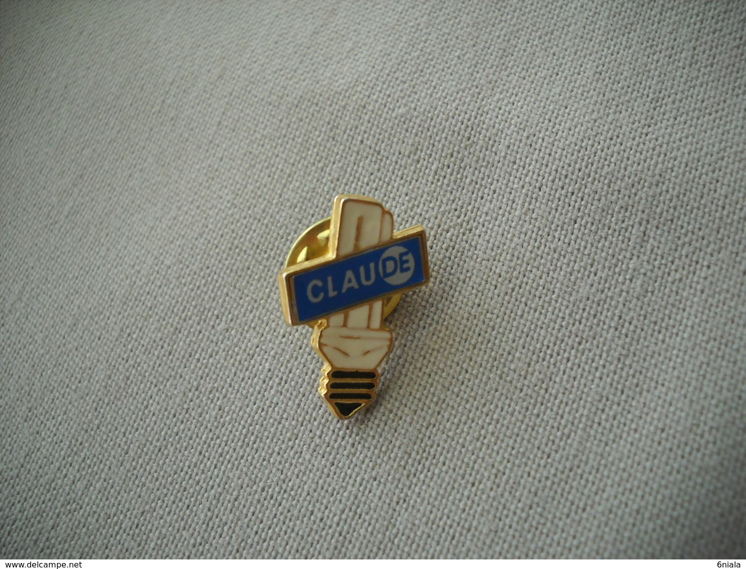 1841  Pin's Pins       AMPOULE   CLAUDE Basse Consommation - EDF GDF