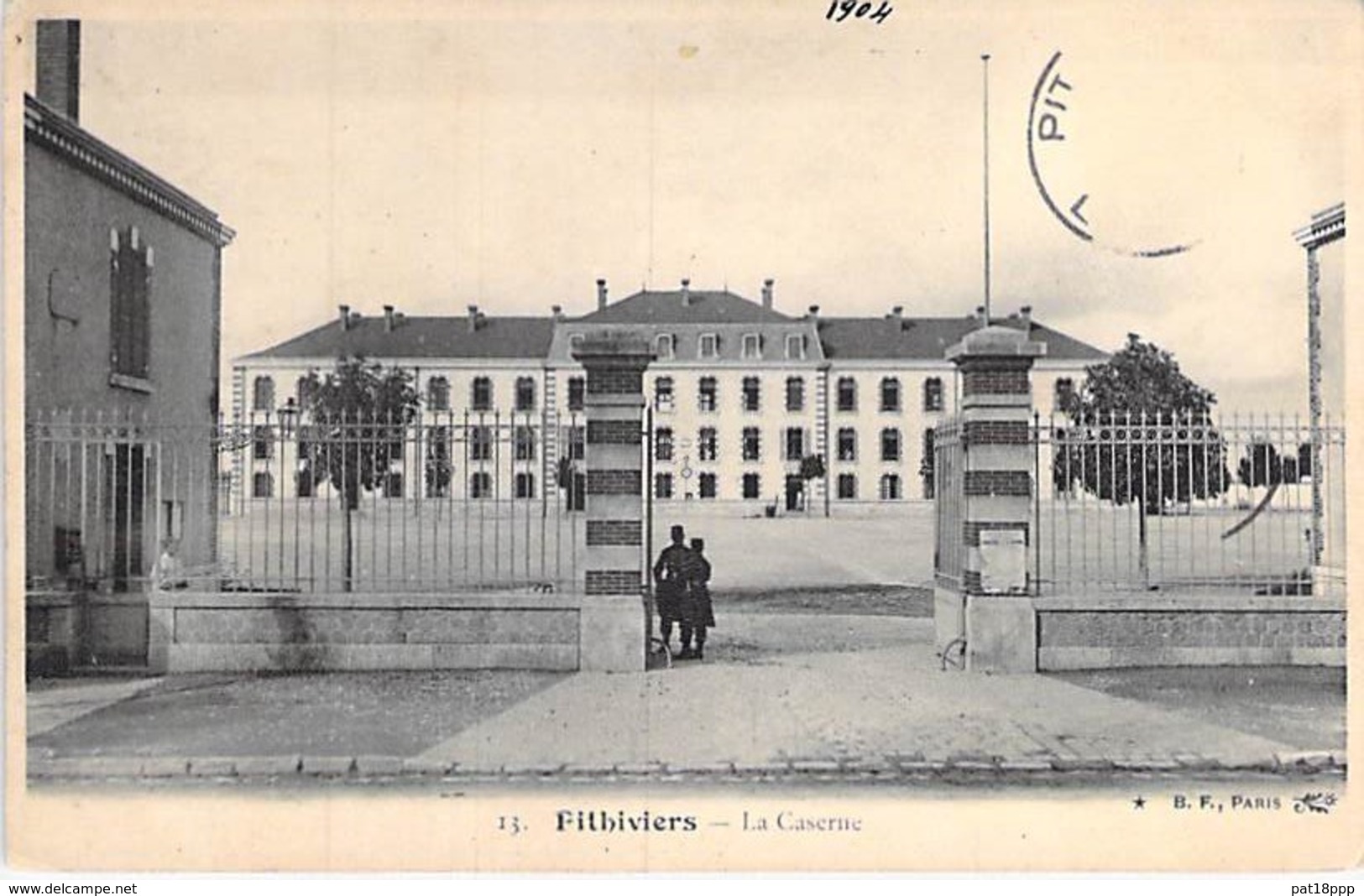 45 - PITHIVIERS : La Caserne - CPA Sépia 1904 - Loiret ( Région Centre ) - Barracks