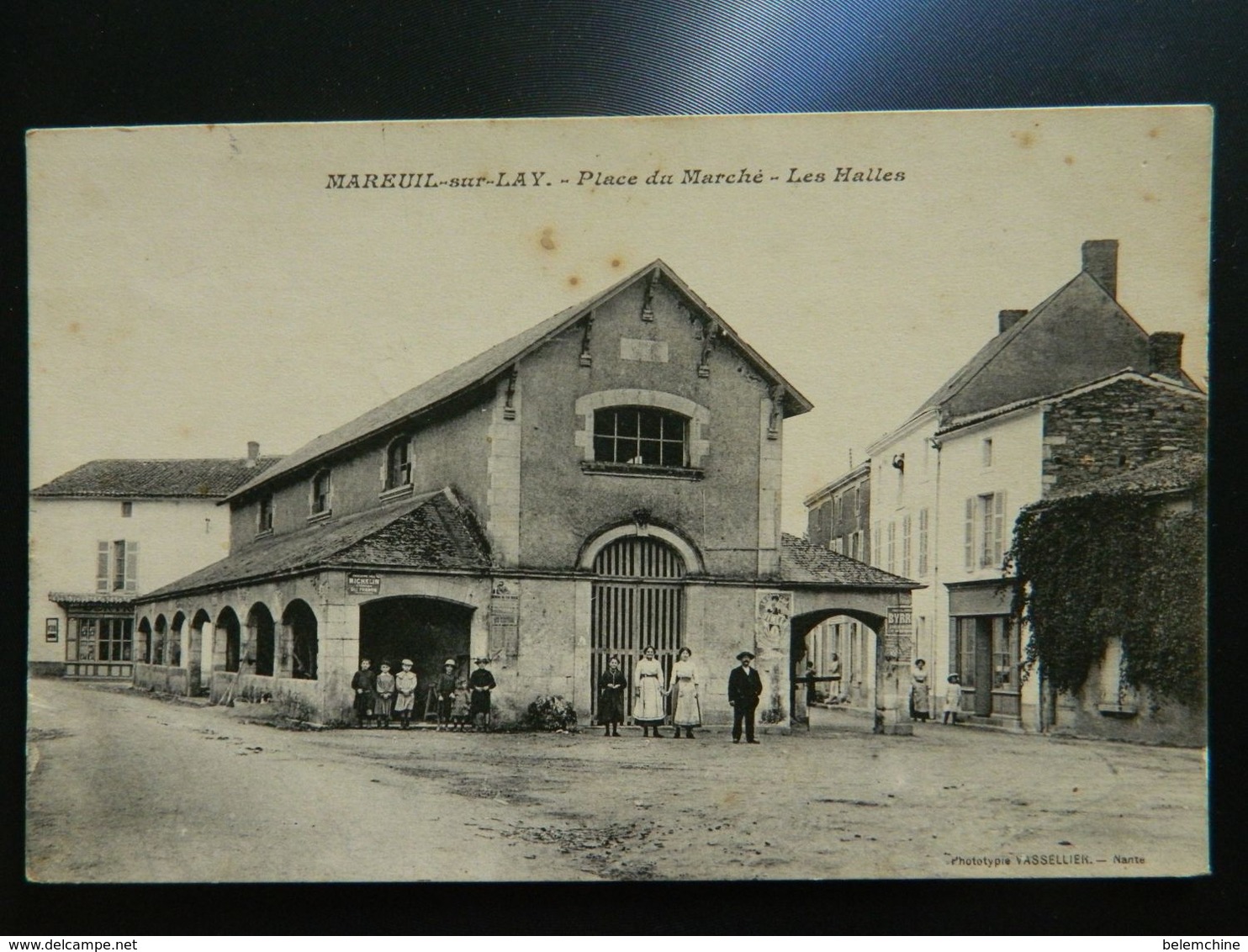 MAREUIL SUR LAY                PLACE DU MARCHE     LES HALLES - Mareuil Sur Lay Dissais