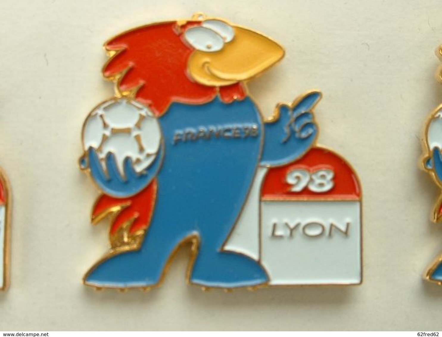 PIN'S FOOTBALL COUPE DU MONDE FRANCE 98 - FOOTIX - LYON - Calcio