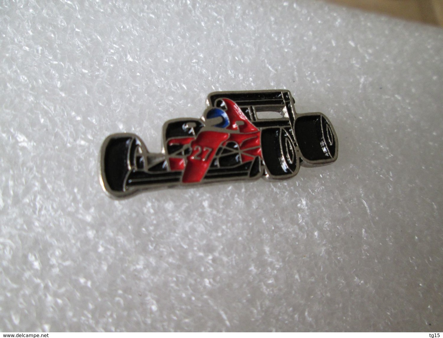 PIN'S      FORMULE 1  FERRARI - Ferrari