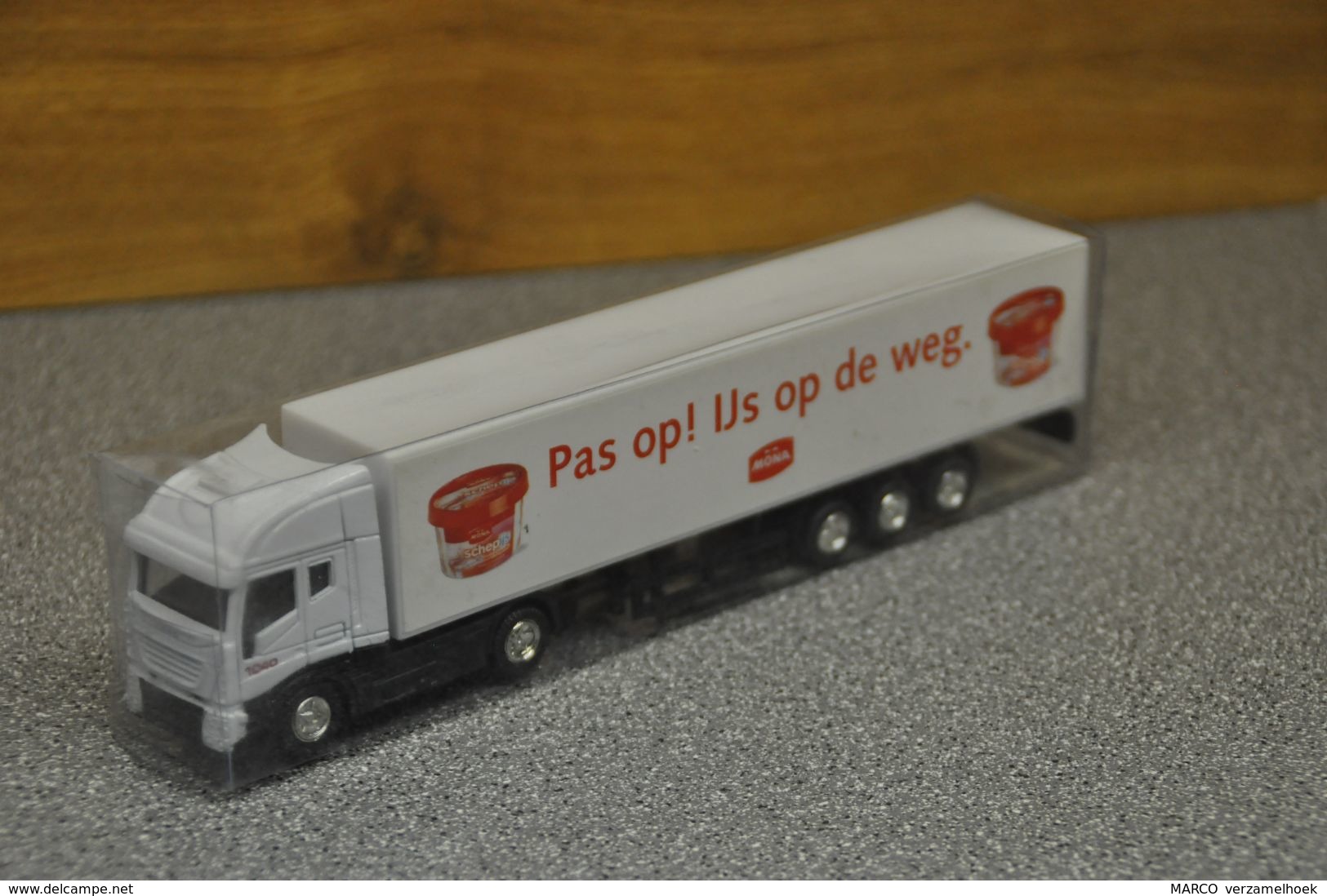 Mona Toetjes Truck 1040 EMTÉ / Jan Linders Supermarkten Scale 1:87 - Trucks, Buses & Construction