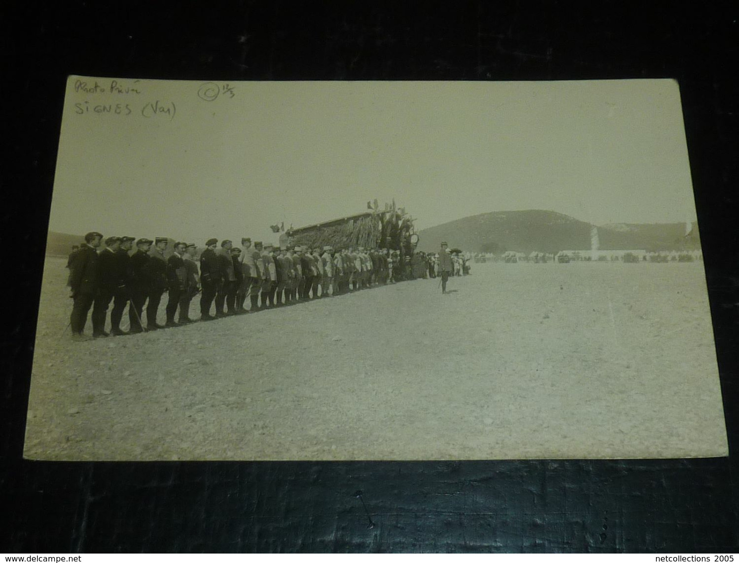 CARTE-PHOTO PRIVEE - REVUE DU 14 JUILLET 1916 à SIGNES-CHIBRON LES OFFICIERS INSTRUCTEURS...- 83 VAR (CN) - Signes