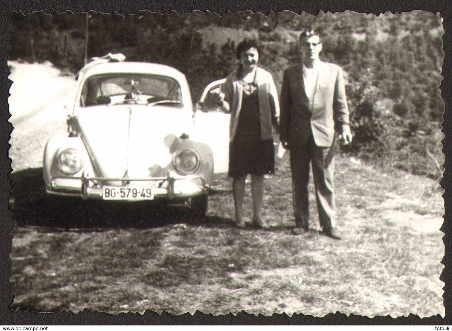 Old Car VW Beetle Man And Woman Old Photo 9x6 Cm #29211 - Automobili