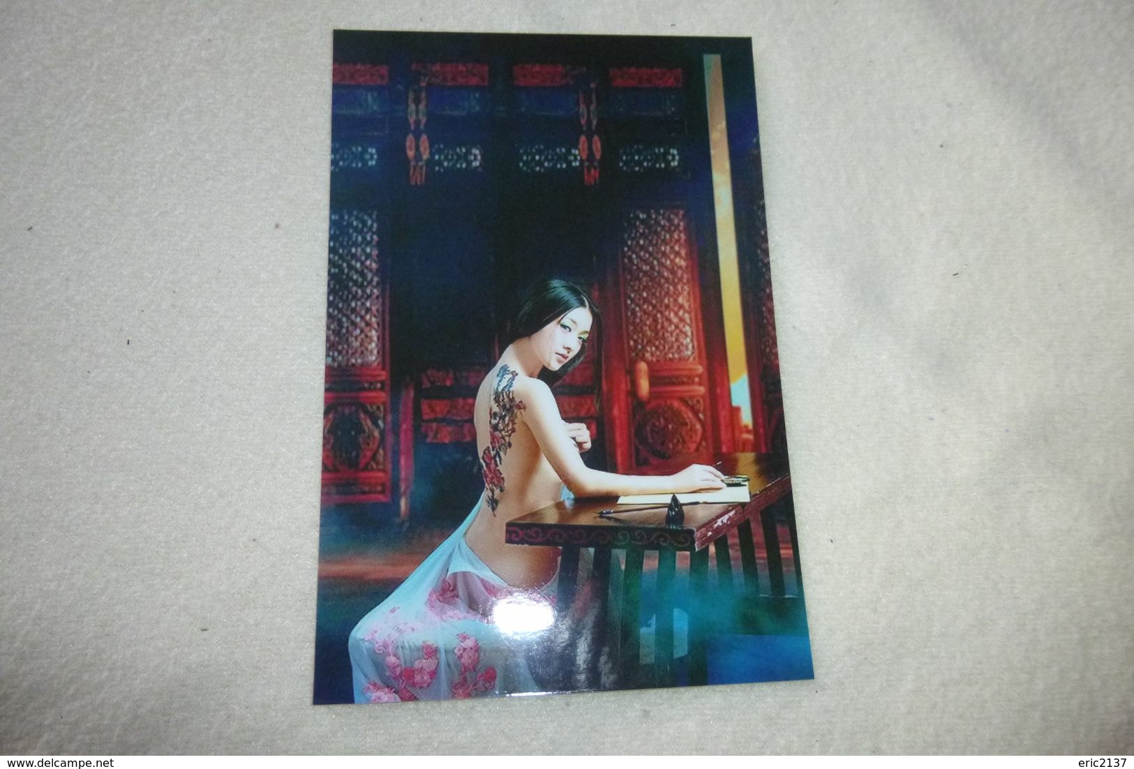 BELLE REPRODUCTION PHOTO ....FEMME ASIATIQUE SEXY  TATOUEE - Ethniques, Cultures