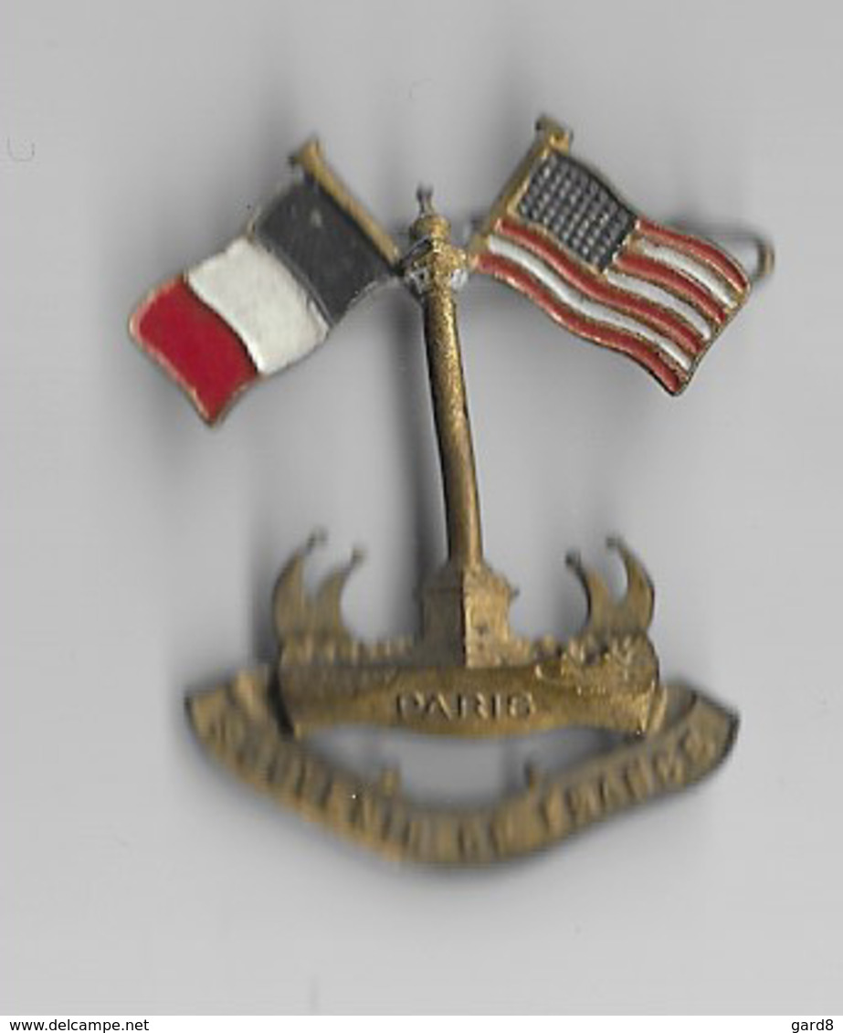 Propaganda  - Petite Broche Souvenir De La Libération De Paris En 1944 - Obj. 'Remember Of'