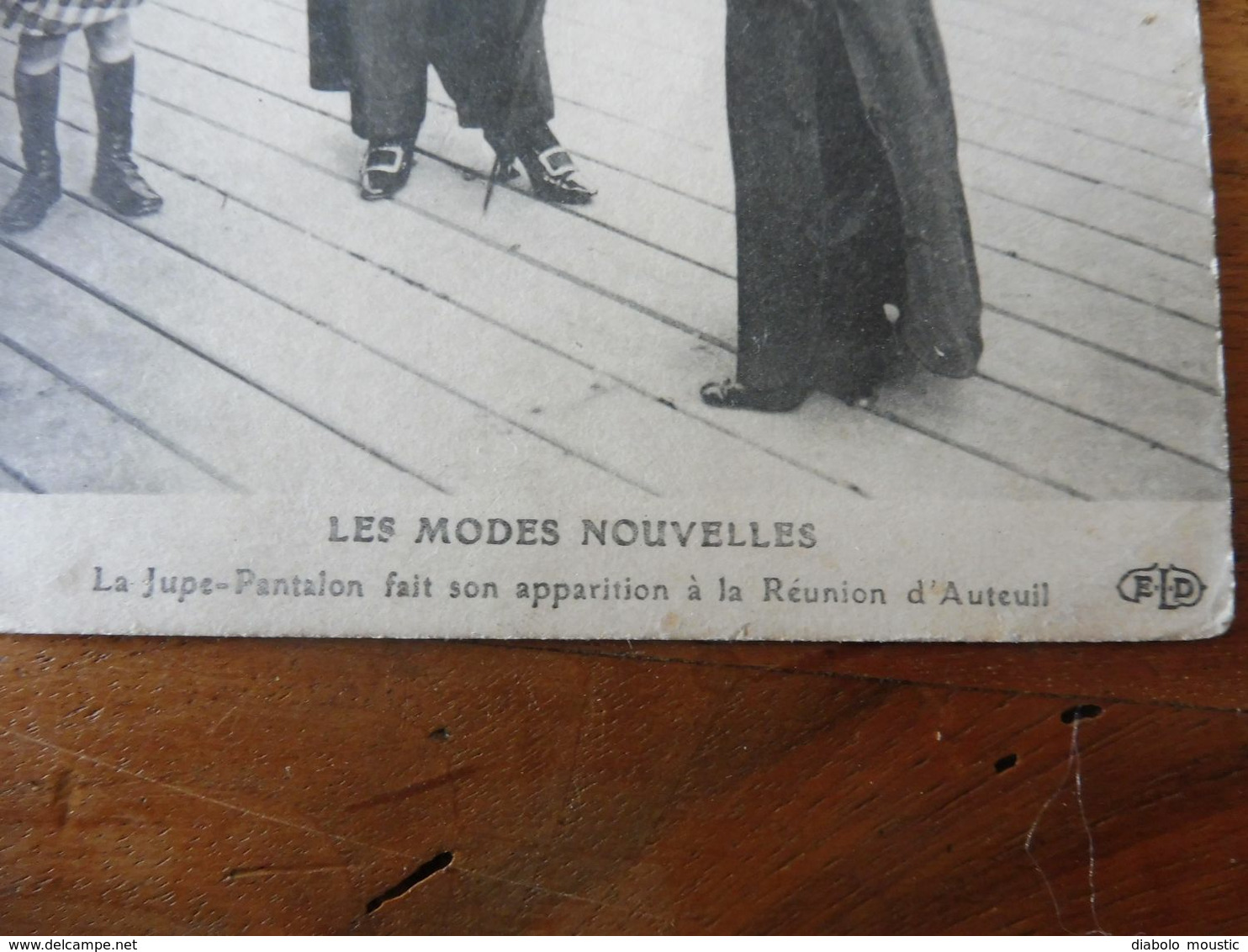 LES MODES NOUVELLES  -La Jupe-Pantalon Fait Son Apparition à La Réunion D'Auteuil (datée De 1911) - Mode