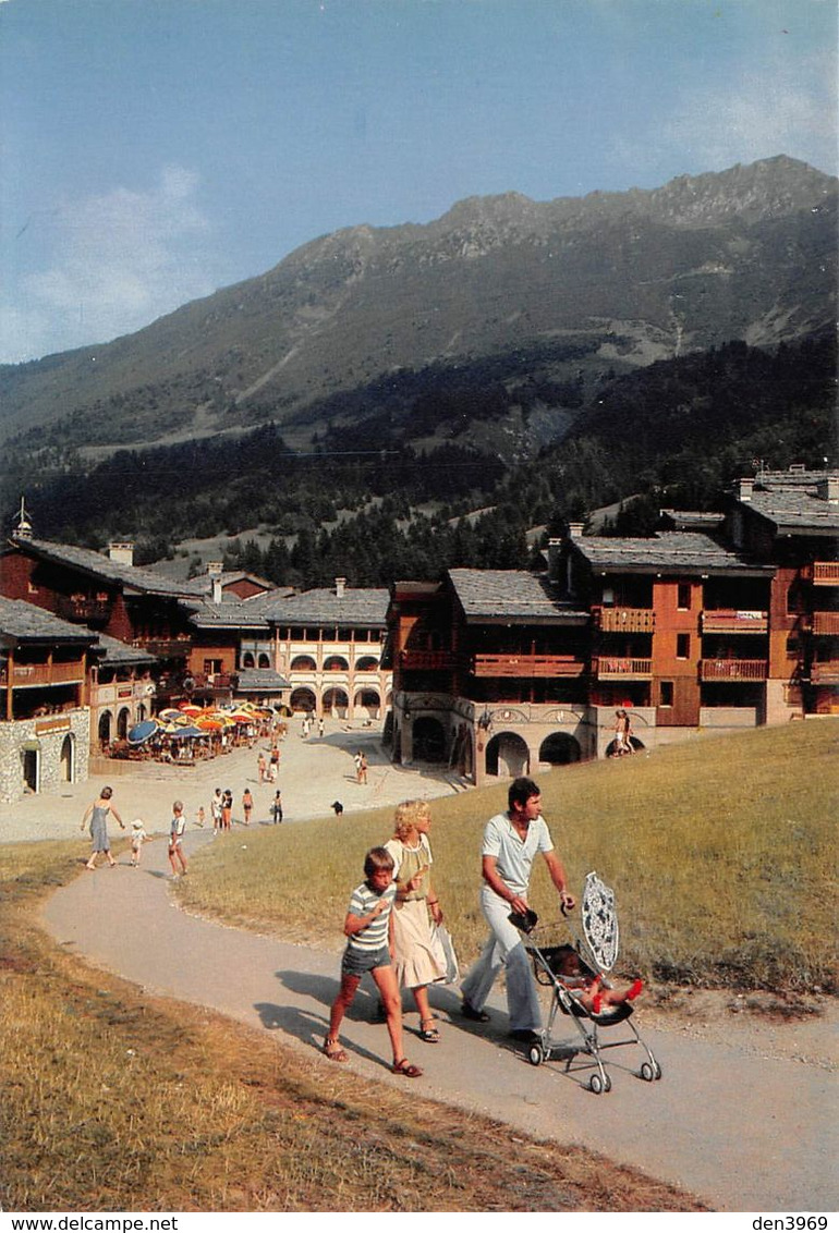 VALMOREL - Un Aspect De La Station En été - Poussette, Landau - Valmorel