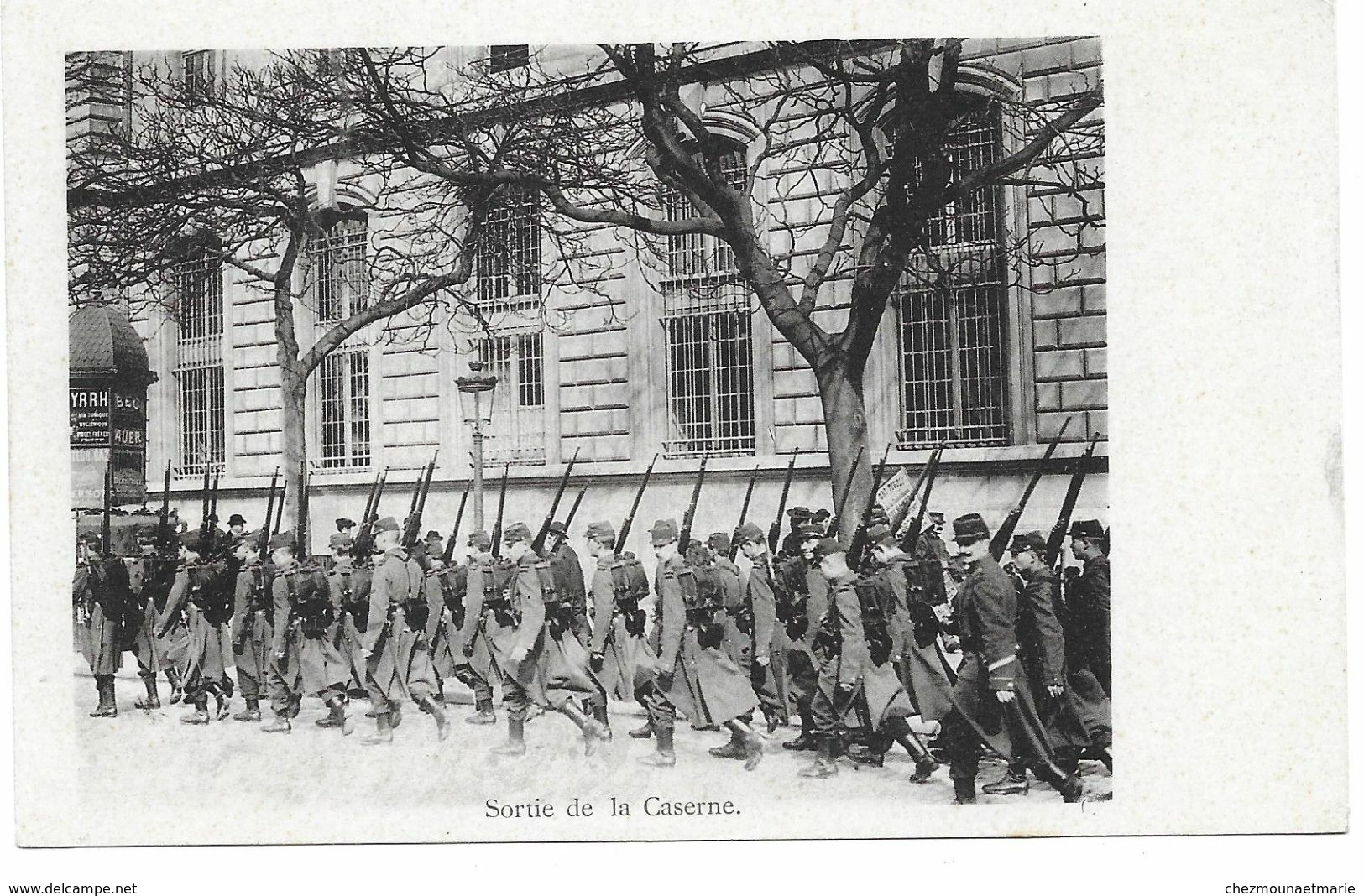 SORTIE DE LA CASERNE - CPA MILITAIRE - Regimente