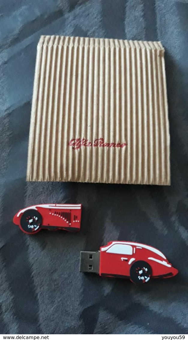 Clé USB OFFICIEL ALFA ROMEO LE MANS 1938 - 8 GB - COLLECTION - VOITURE EN 3D - ROUGE - NEUVE