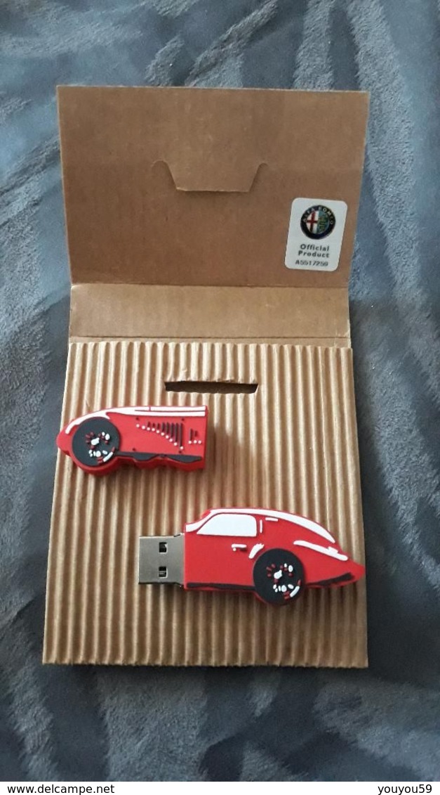 Clé USB OFFICIEL ALFA ROMEO LE MANS 1938 - 8 GB - COLLECTION - VOITURE EN 3D - ROUGE - NEUVE