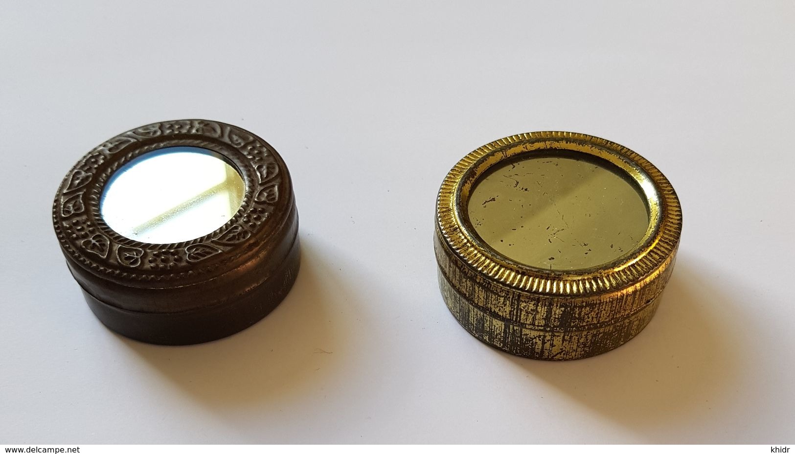2 Boites Cylindriques En Métal Avec Miroir ( XIX Siècles ? - Boîtes/Coffrets