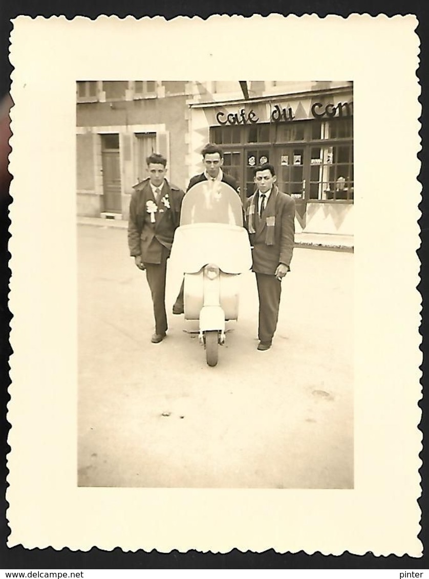 MOTO Ancienne - BEAUNE LA ROLANDE - Place Du Marché -  Format 10.5 X 8 Cm - Motos