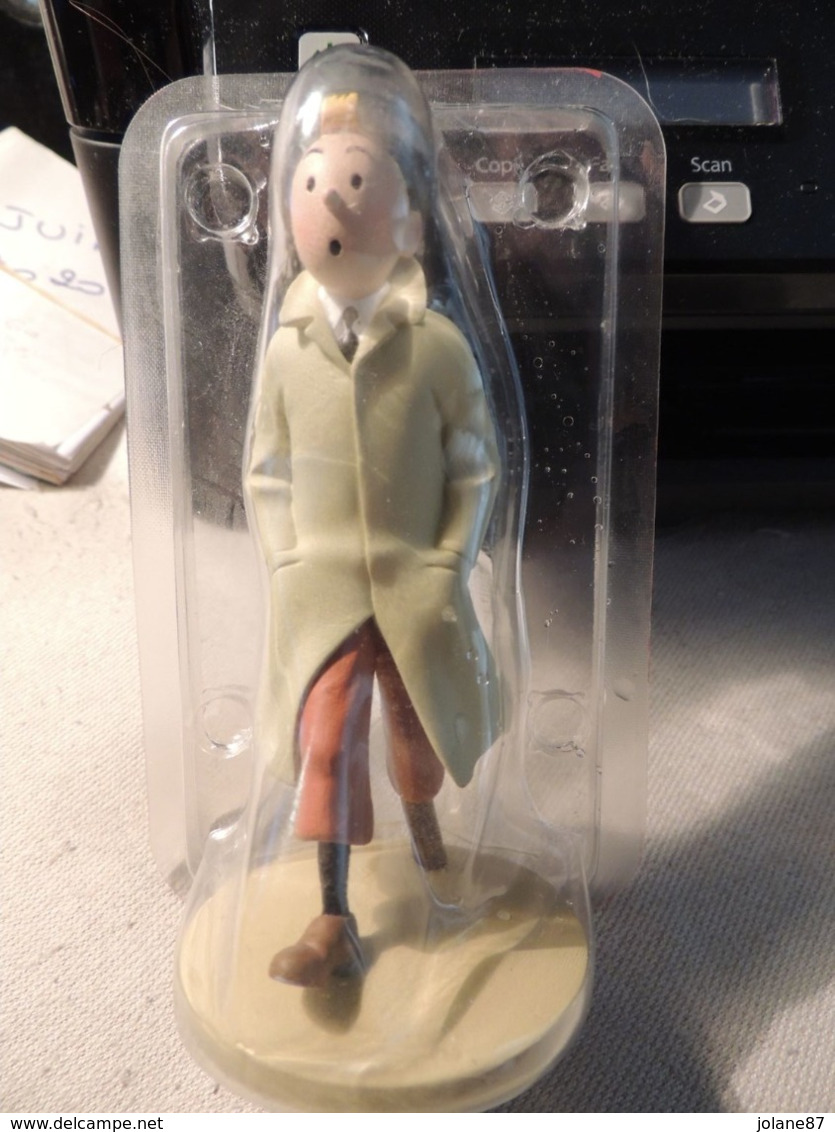 COLLECTION  TINTIN  -    FIGURINE EN TRENCH COAT    +    LIVRE - Kuifje