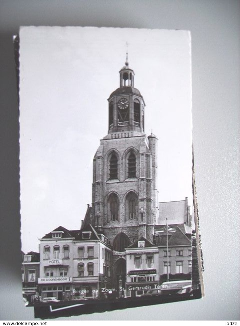 Nederland Holland Pays Bas Bergen Op Zoom Met Hoge Toren En Omgeving - Bergen Op Zoom