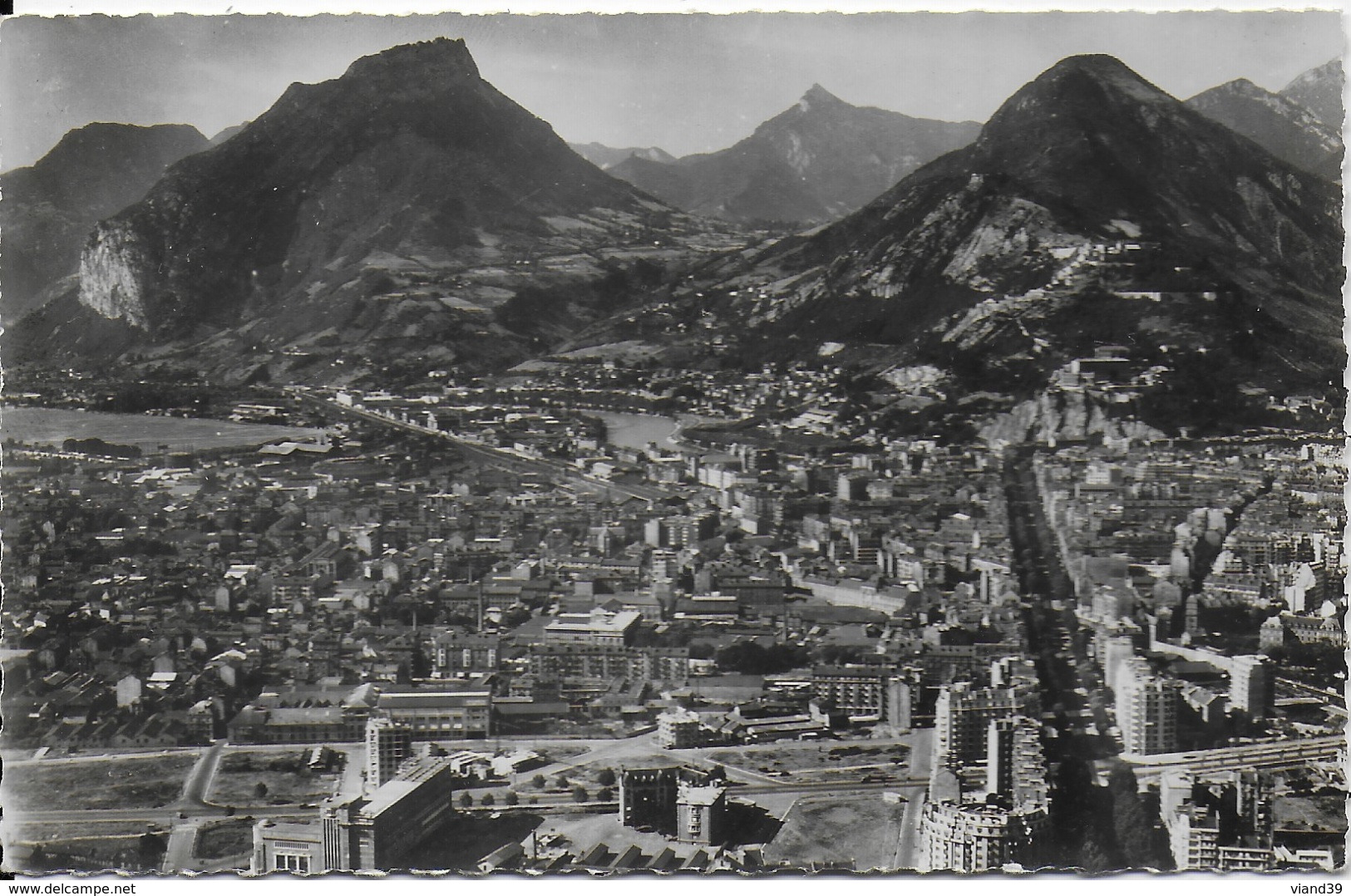 Grenoble - Vue Aérienne : Cours De La Libération, L'Isère Et à Gauche Le Néron - Grenoble