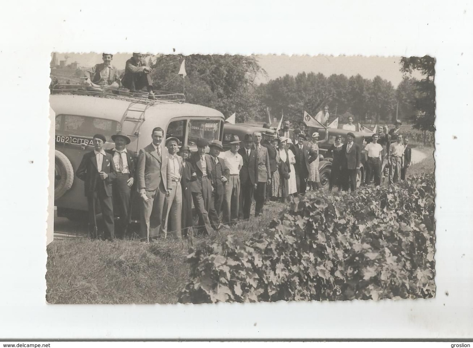 CARTE POSTALE ANCIENNE NON SITUEE AVEC AUTOCAR (BORDEAUX BLAYE SUR VITRE) AUTOS ET ANIMATION - Da Identificare