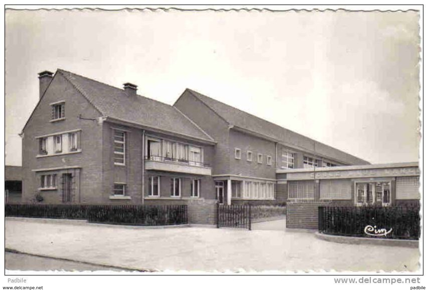 Carte Postale 59. Seclin Ecole De Garçons  Paul Langevin Trés Beau Plan - Seclin