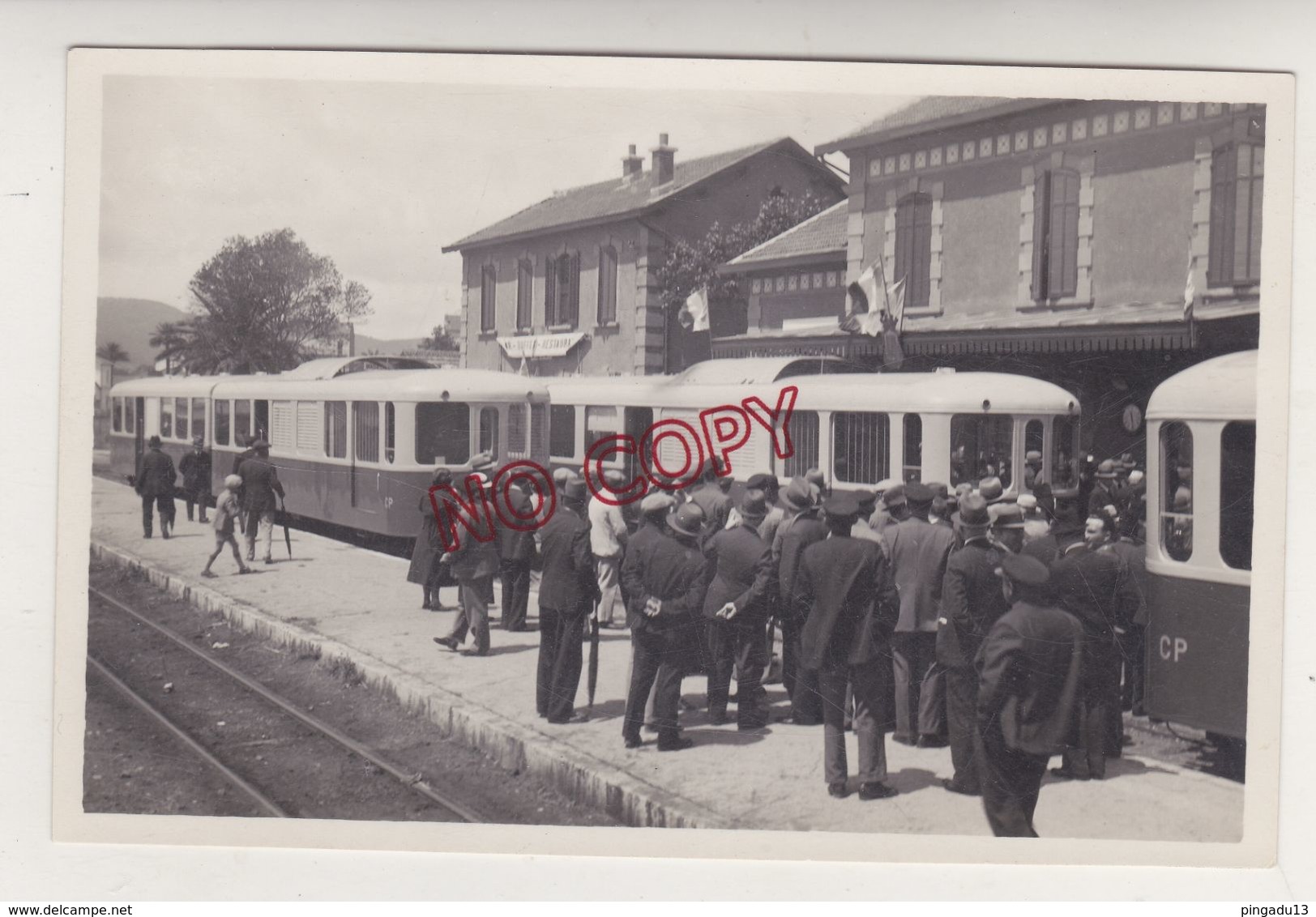 Var Gare Hyères-Ville 1935 Mise En Place Autorail Diesel Brissonneau Et Lotz Ligne Toulon Saint Raphaël * Beau Format - Trains