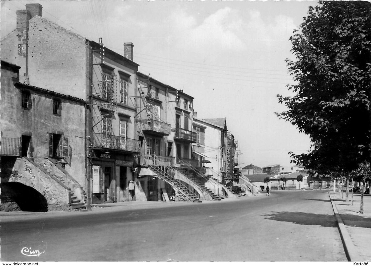 Aubière * La Place Des Ramacles * Postes Et Télégraphes Ptt - Aubiere