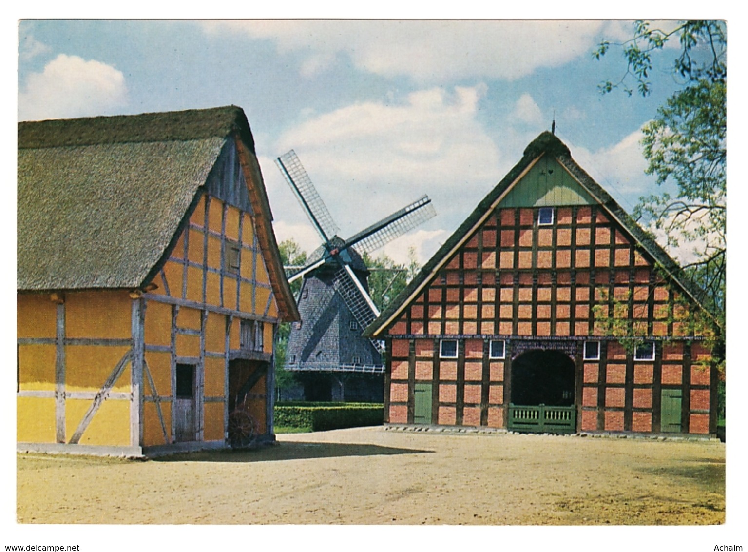 Museumsdorf In Cloppenburg - Haakenhof, Kappenwindmühle U. Speicher - Cloppenburg