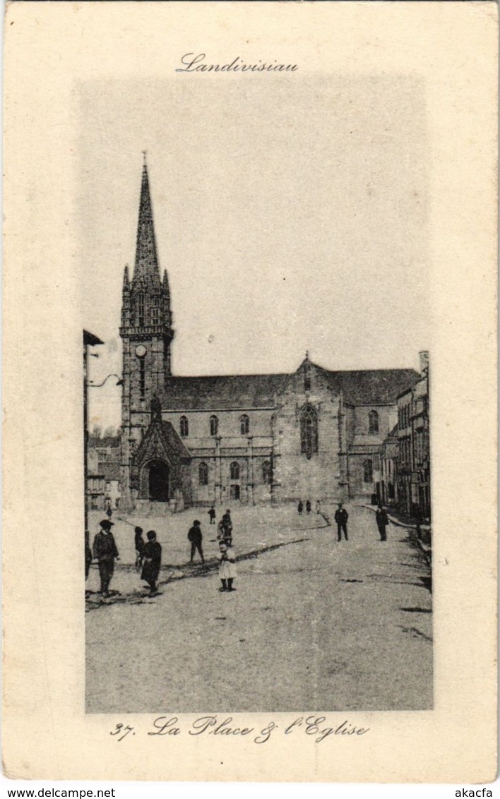 CPA Landivisiau - La Place Et L'Eglise (1033252) - Landivisiau