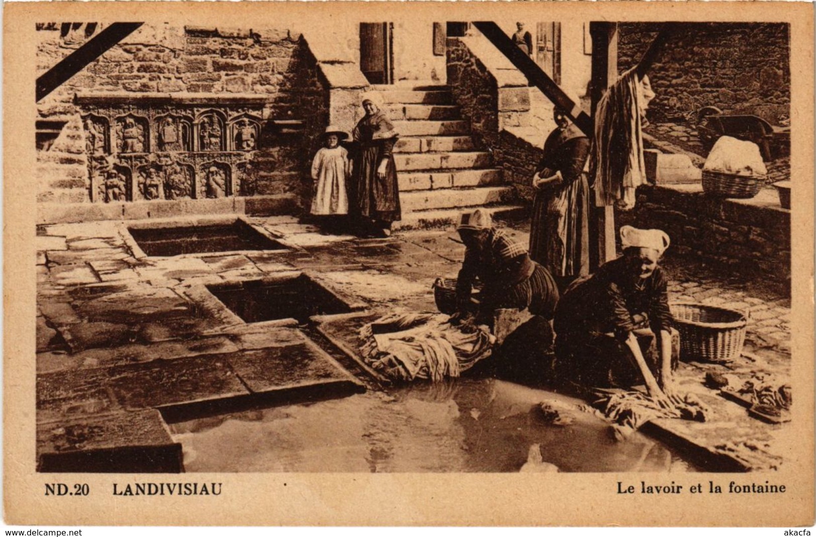 CPA Landivisiau - Le Lavoir Et La Fontaine (1033259) - Landivisiau