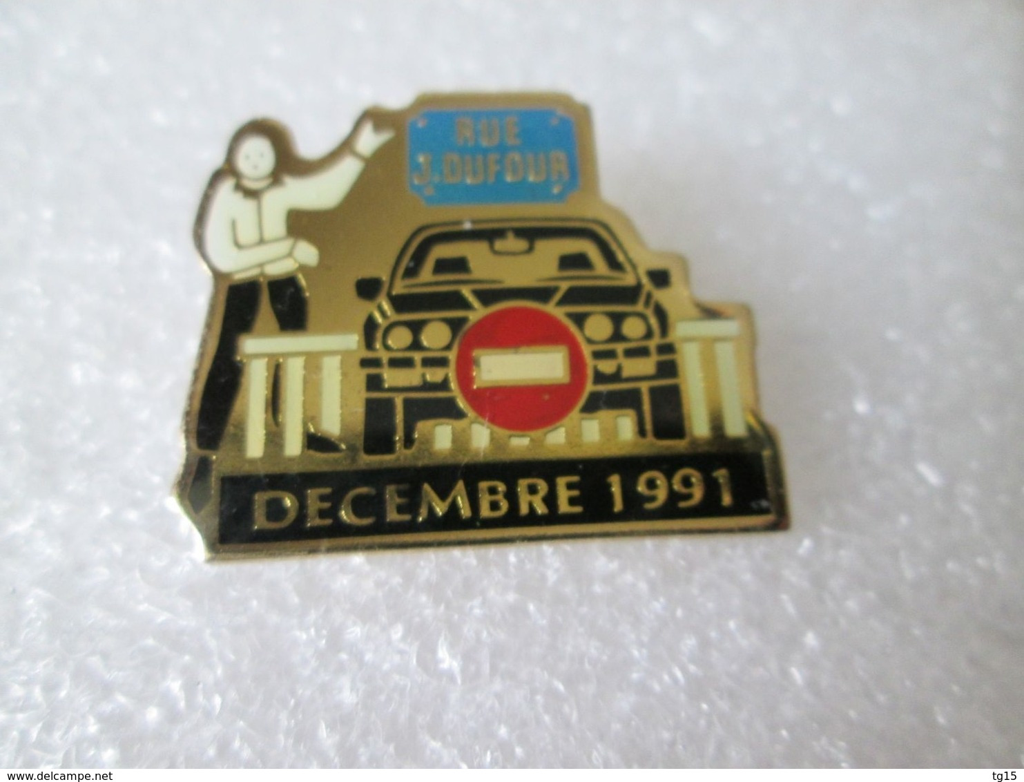 PIN'S   RUE J DUFOUR   BMW  E 30   DECEMBRE 91 - BMW