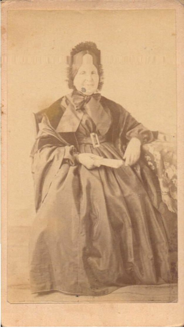 CDV, Femme, Signature A Definir, Photo Waldeck Strasbourg,1869        (bon Etat) - Anciennes (Av. 1900)