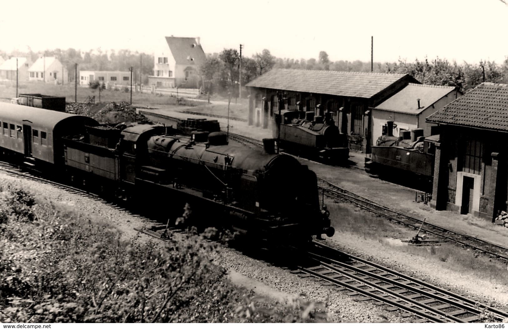 Loudéac * La Gare * Train Locomotive * Ligne Chemin De Fer Des Côtes D'armor - Loudéac