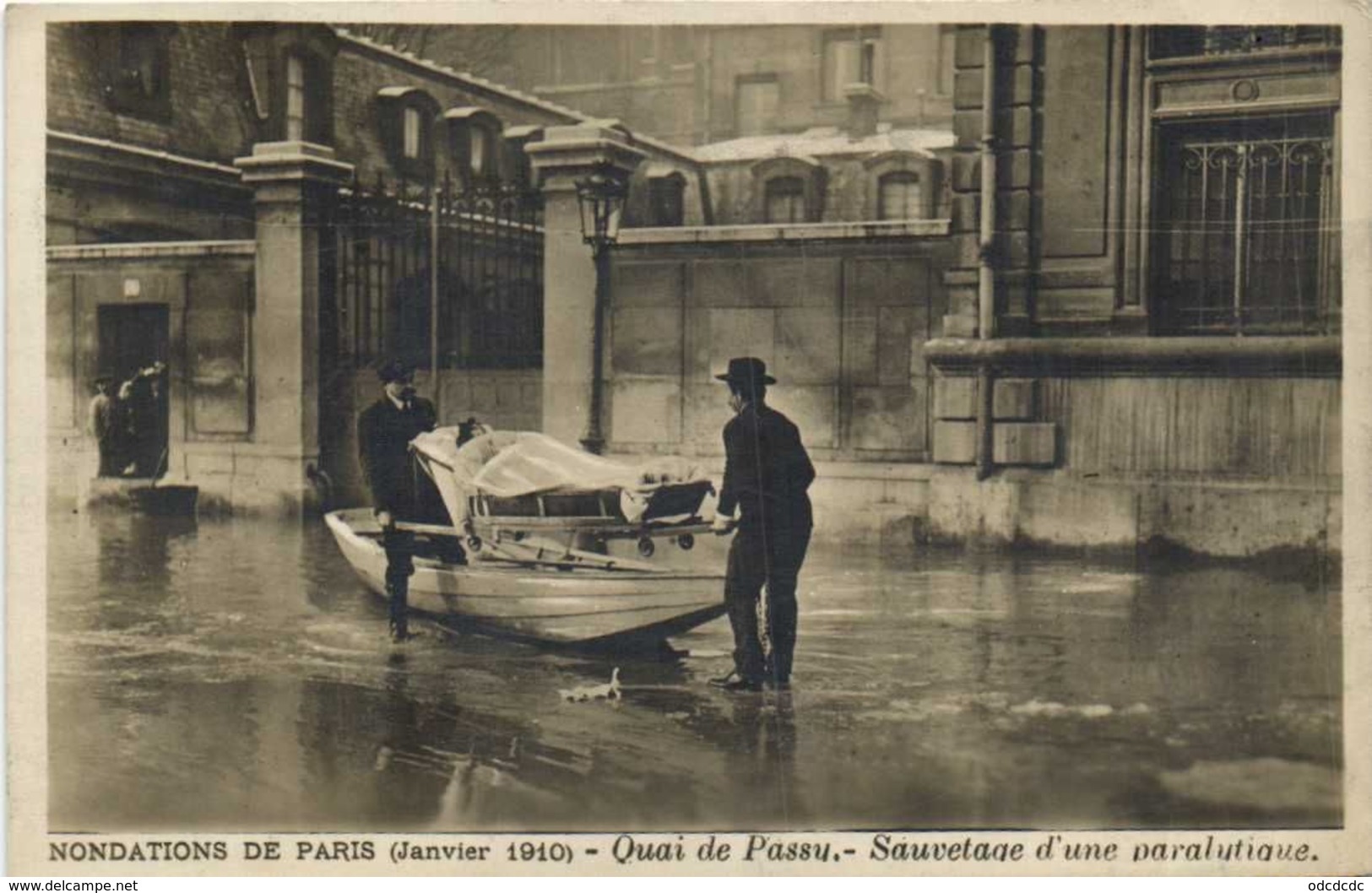 DESTOCKAGE BON LOT 100 CPA  INONDATIONS PARIS 1910   (toutes Scanées) - 100 - 499 Postcards