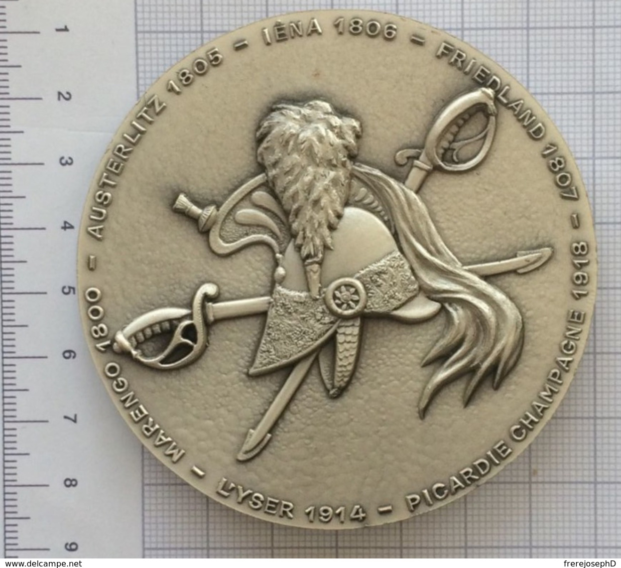 Médaille De Table Du 1 Er (premier) Régiment De Dragons. Royal D'abord, Premier Toujours. Toujours Au Plus Drus. - Autres & Non Classés